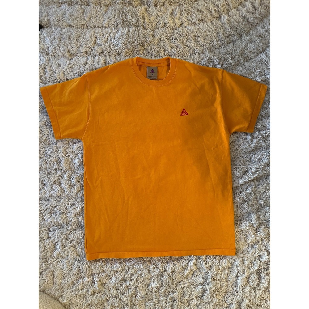 Nike ACG streetwear t-shirt size L